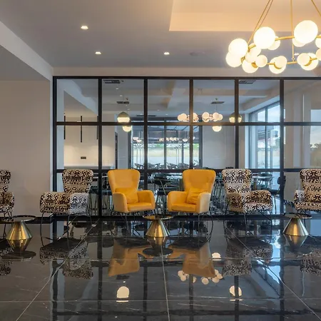 Shizen Wellness מלון 4*